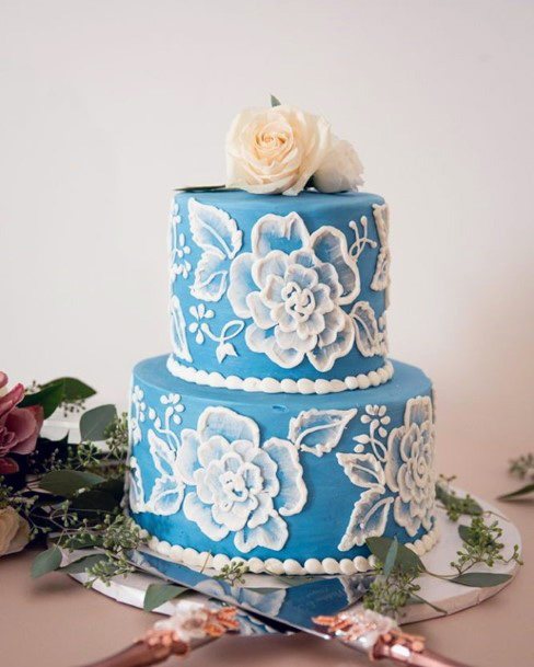 White Rose Embossed Blue Wedding Cake