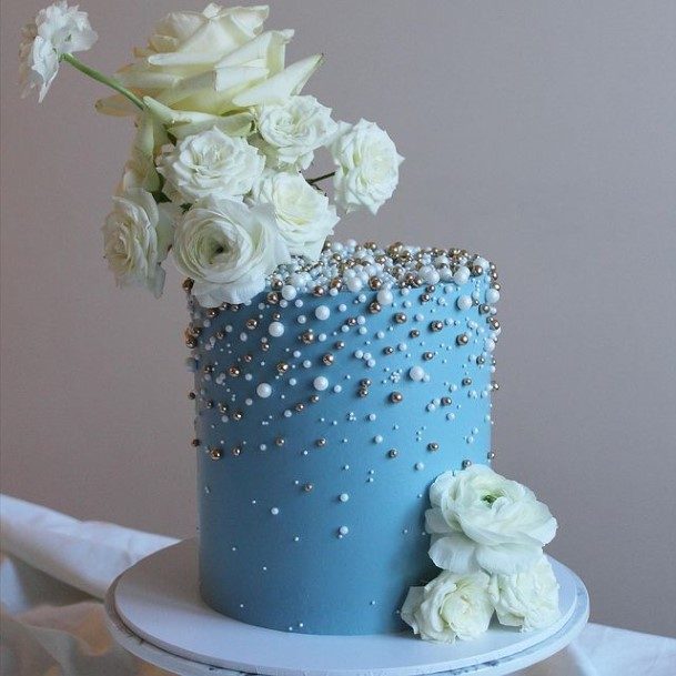 White Roses Decor Blue Buttercream Wedding Cake