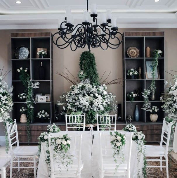 White Wedding Flowers Table Runners