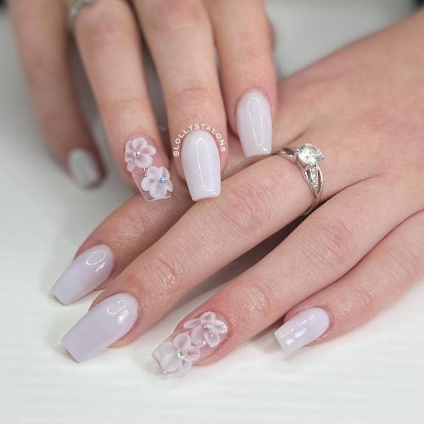 White With Flowers Nail For Ladies