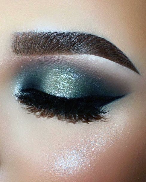 Winter Eyeshadow With Black For Women