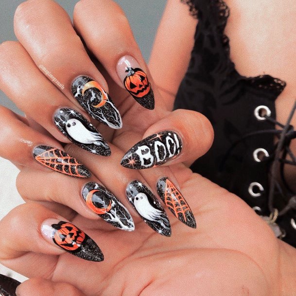 Witch Nail Feminine Designs