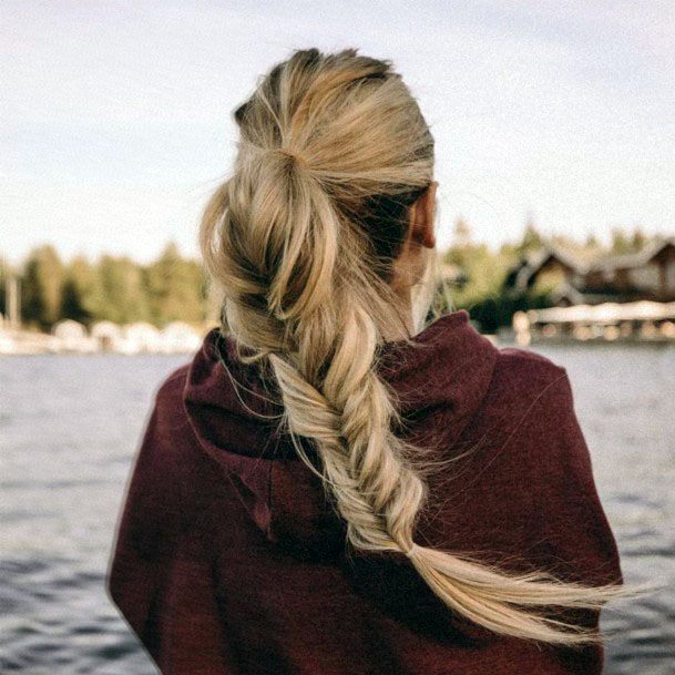 Woman Long Medium Blonde With Messy Fishtail Braid Autumn Hairstyles For Women