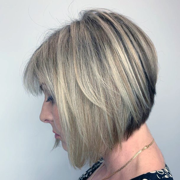 Top 60 Best Wedge Hairstyles For Women – Stunning Bob Looks