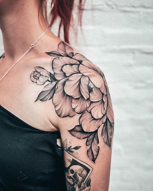 Woman With Fabulous Flower Shoulder Tattoo Design