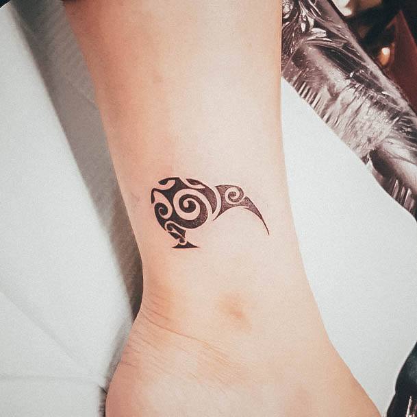 Woman With Fabulous Kiwi Bird Tattoo Design