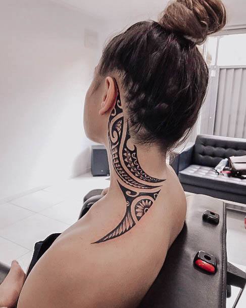 Woman With Fabulous Polynesian Tattoo Design