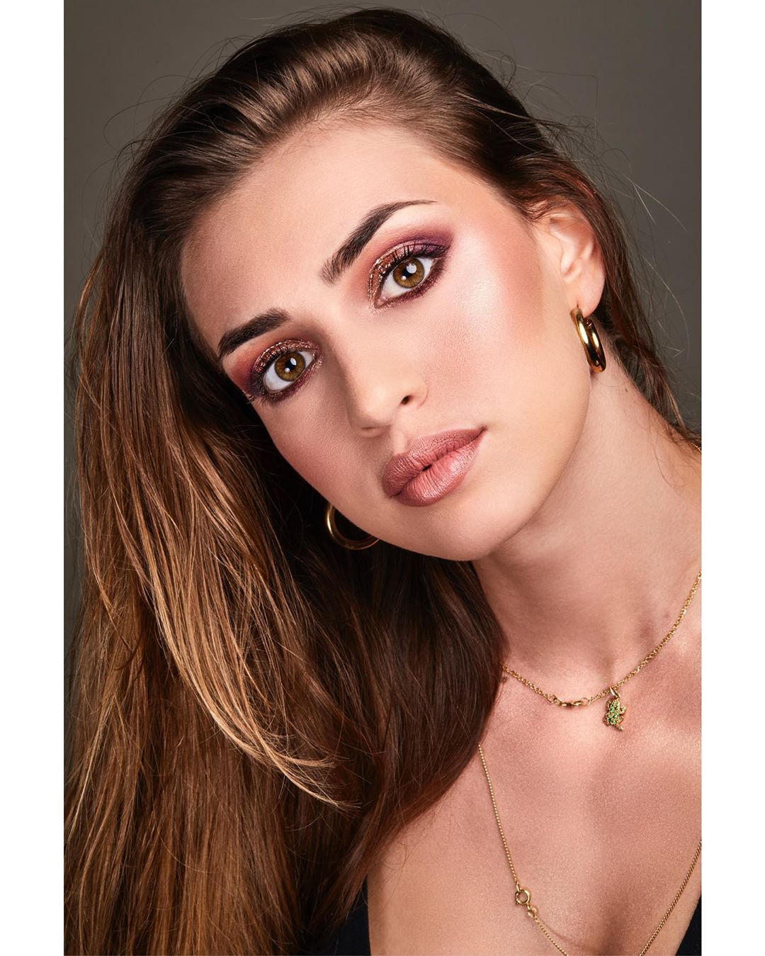 Womens Alluring Rose Gold Makeup Looks