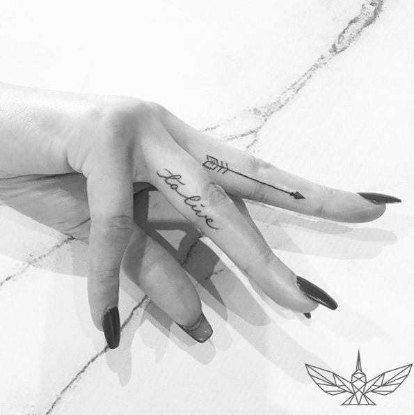 Womens Arrow Tattoo Fingers