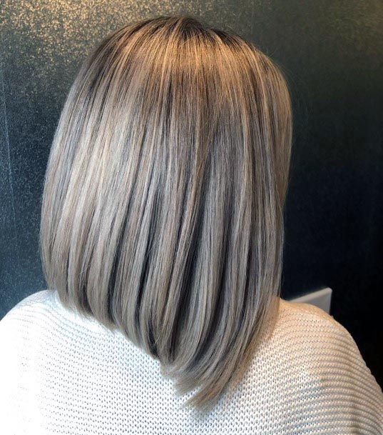 Womens Beautiful Short Brownish Blonde Lob With Dark Roots