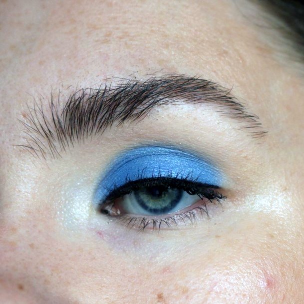 Womens Blue Eyeshadow Effect