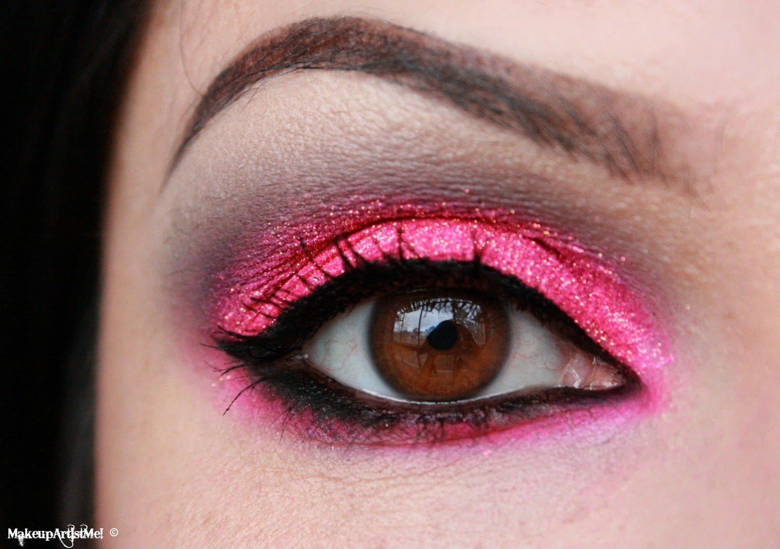 Womens Bold Pink Makeup Looks Eye