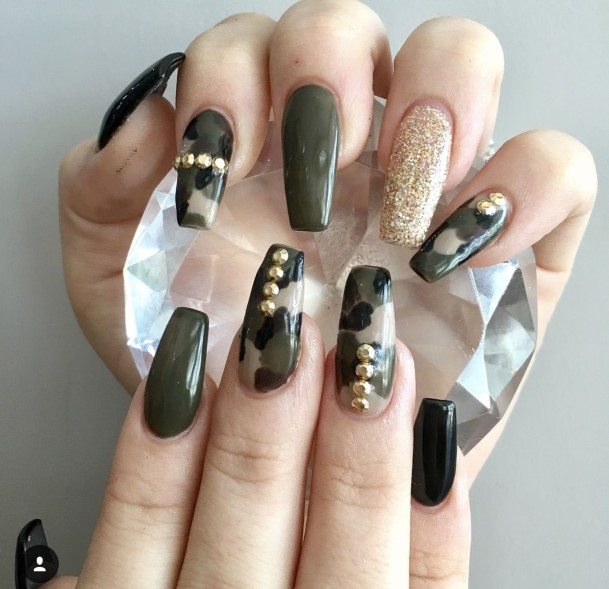 Womens Camo Girly Nail Designs