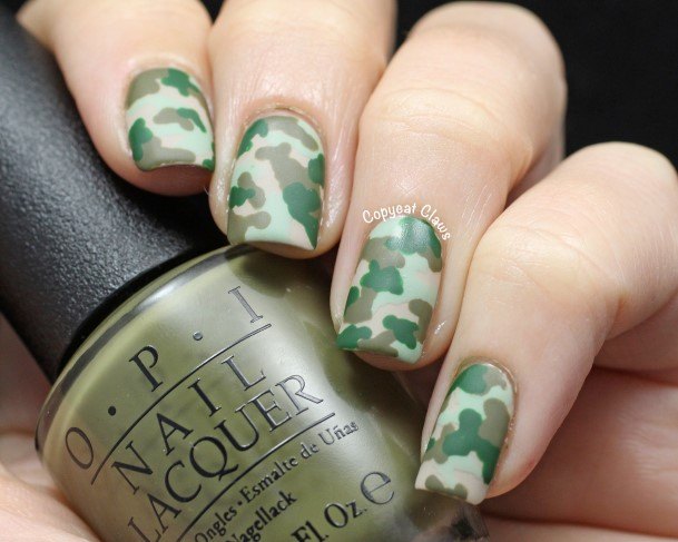 Womens Camo Good Looking Nails