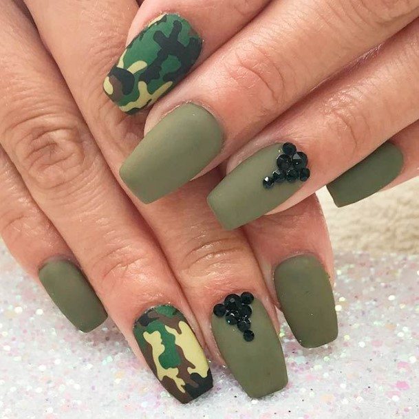 Womens Camo Nails