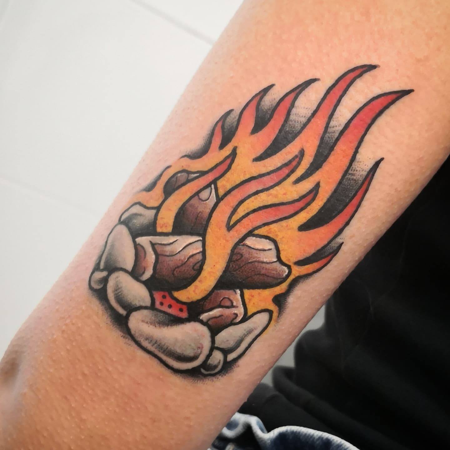 Womens Campfire Good Looking Tattoos