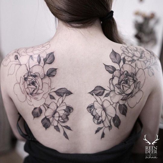 Womens Captivating Flower Tattoo Back