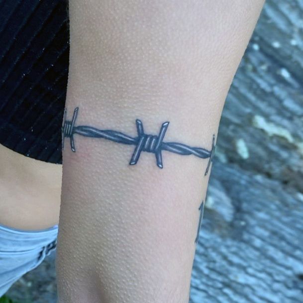 Womens Cool Barbed Wire Tattoo Ideas