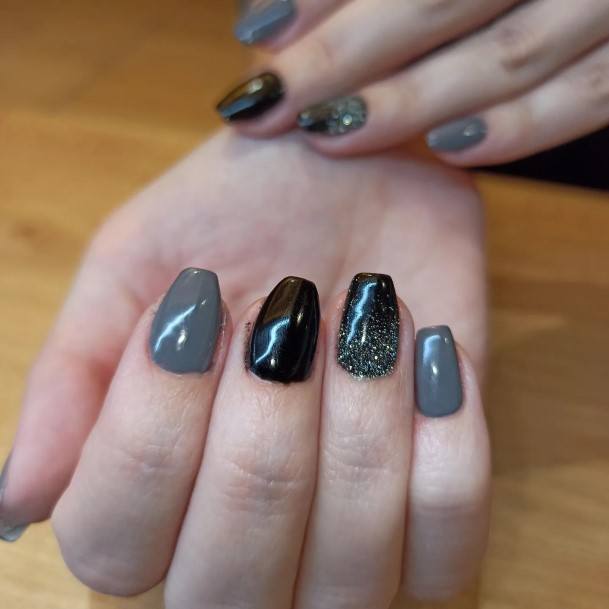 Womens Cool Black And Grey Nail Ideas