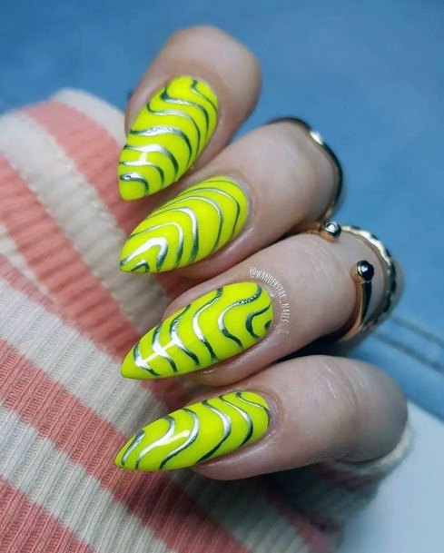 Womens Cool Chrome Nail Ideas