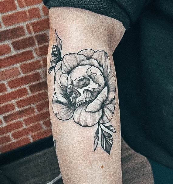 Womens Cool Skull And Rose Tattoo Ideas