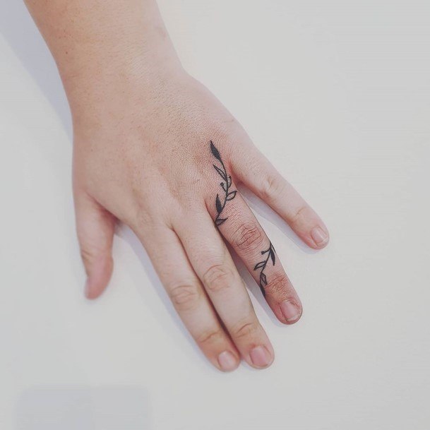 Womens Creeper With Leaves Tattoo Fingers