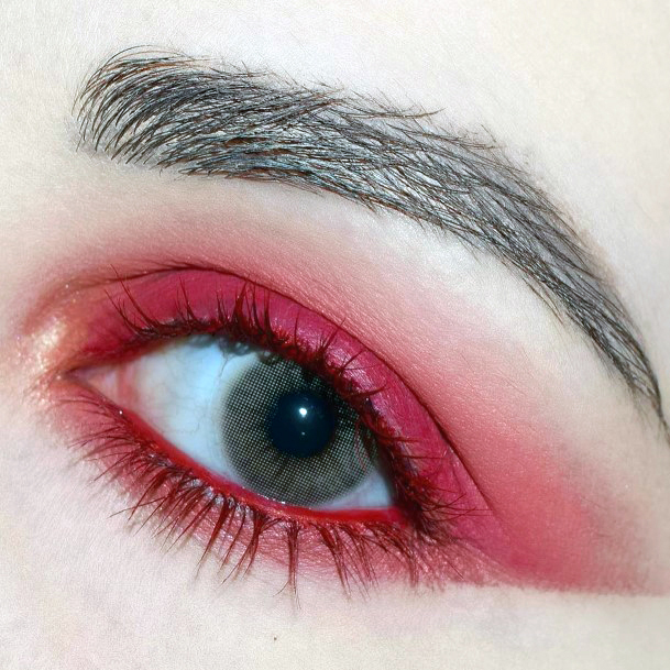 Womens Currant Red Eyeshadow