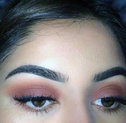 Womens Cute Eyeshadow Idea Hazey