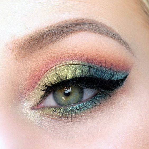 Womens Cute Golden Green Forest Eyeshadow