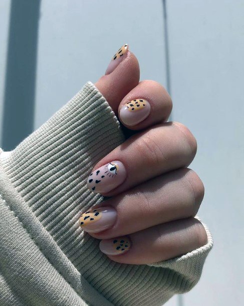 Womens Cute Leopard Nails Short Art