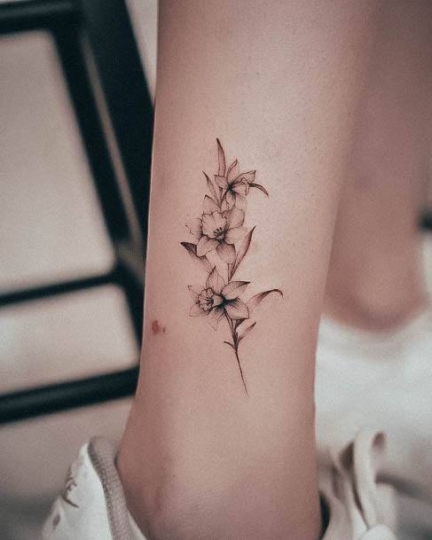 Womens Daffodil Tattoo Looks