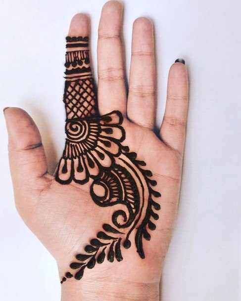 Womens Dark And Black Henna Tattoo