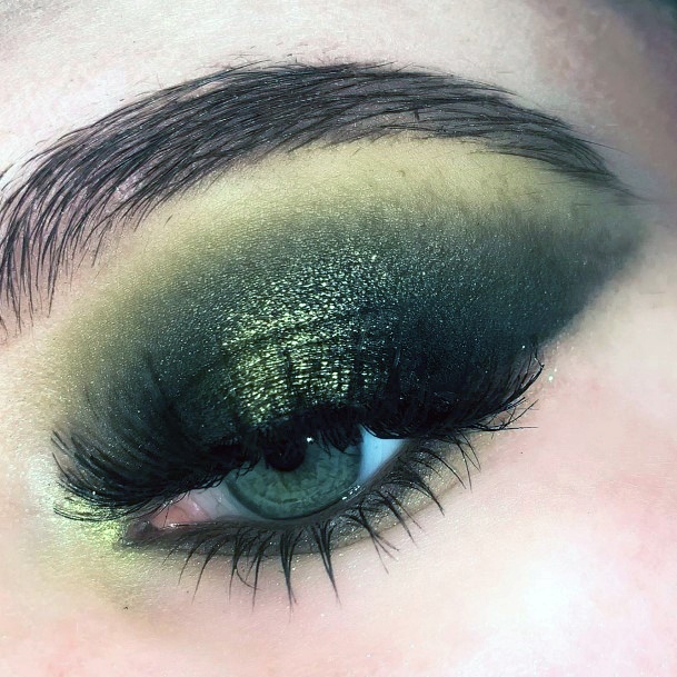 Womens Dark Forest Green Eyeshadow Ideas