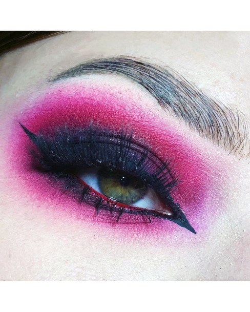 Womens Dark Fuchsia Eyeshadow