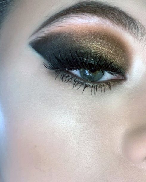 Womens Dark Golden Brown Eyeshadow