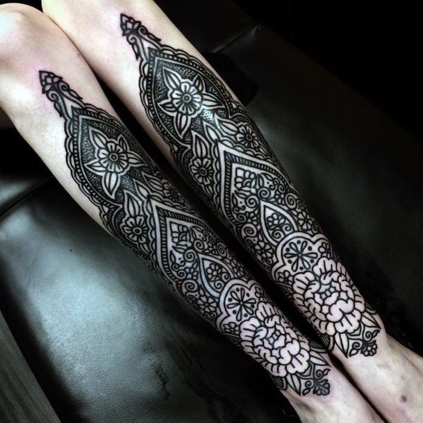 Womens Dark Henna Tattoo Legs
