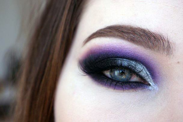 Womens Dark Lavender Eyeshadow