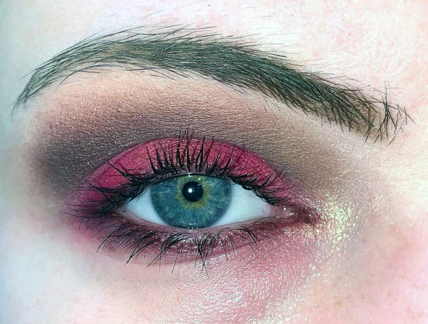 Womens Dark Pink Eyeshadow