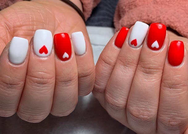 Womens Dired And White Red And White Nail
