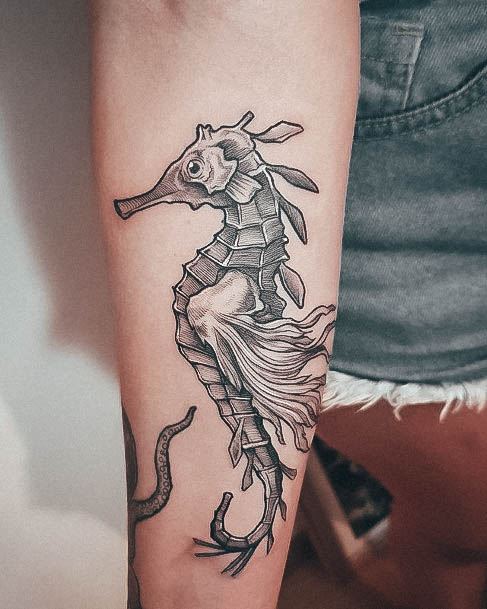 Womens Diseahorse Seahorse Tattoo