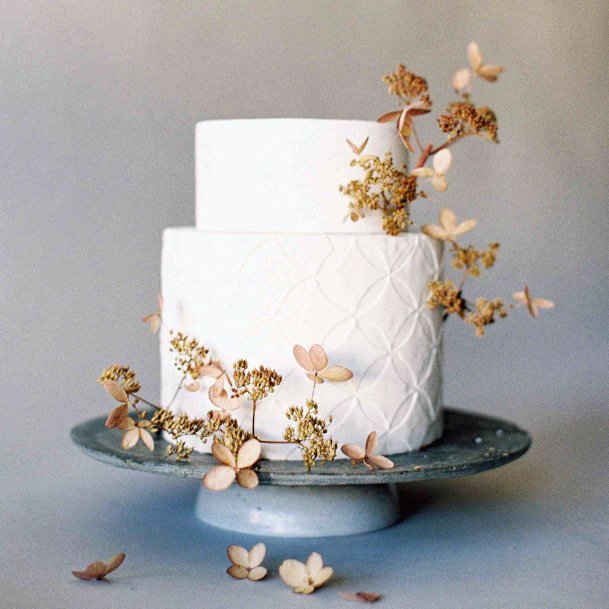 Womens Elegant Wedding Cakes Pretty