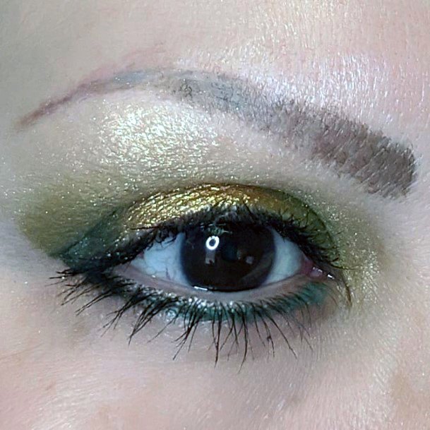 Womens Fabulous Gold Eyeshadow