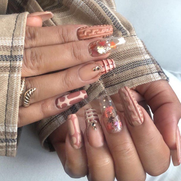 Womens Fall Leaf Super Nail Designs