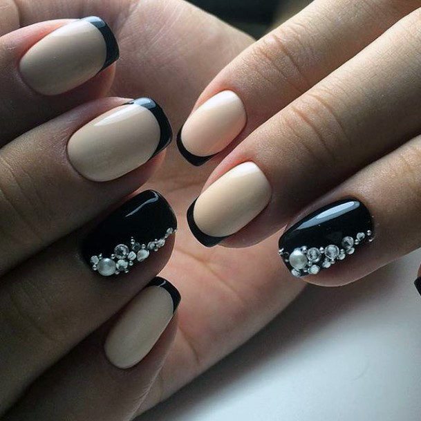 Womens Fingernail Art Black Dress Nail