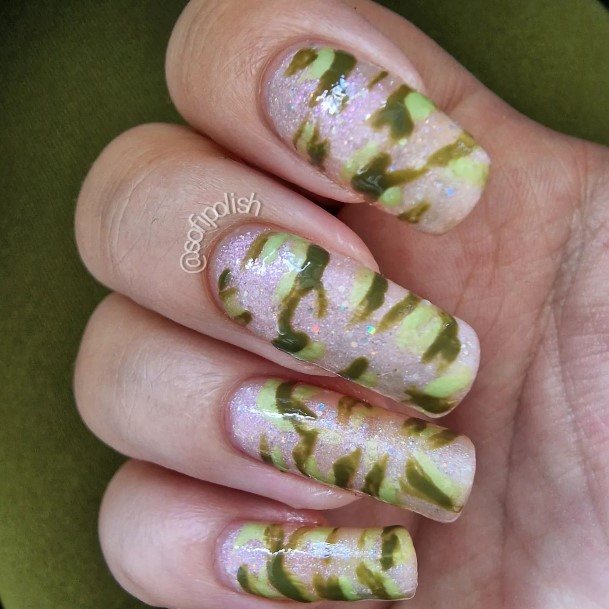 Womens Fingernail Art Camo Nail