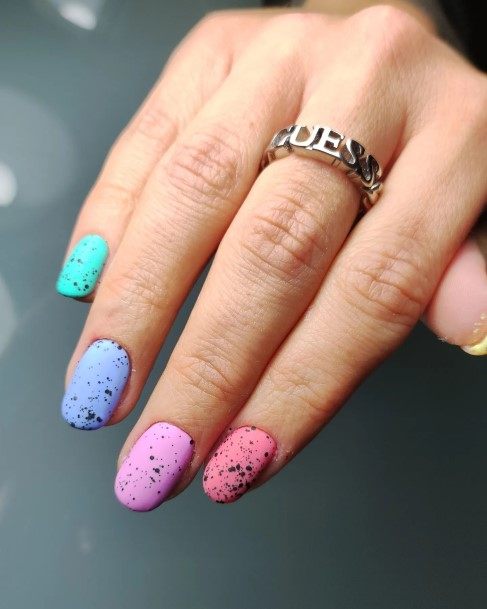 Womens Fingernail Art Confetti Nail