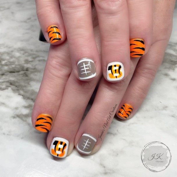 Womens Fingernail Art Football Nail