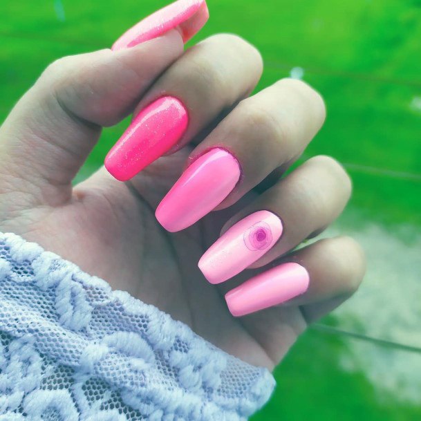 Womens Fingernail Art Pink Nail