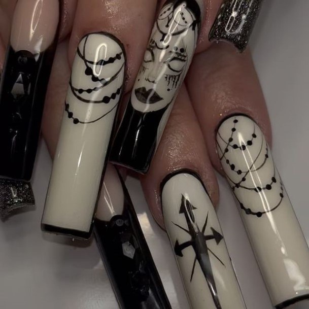 Womens Fingernail Art Spooky Nail