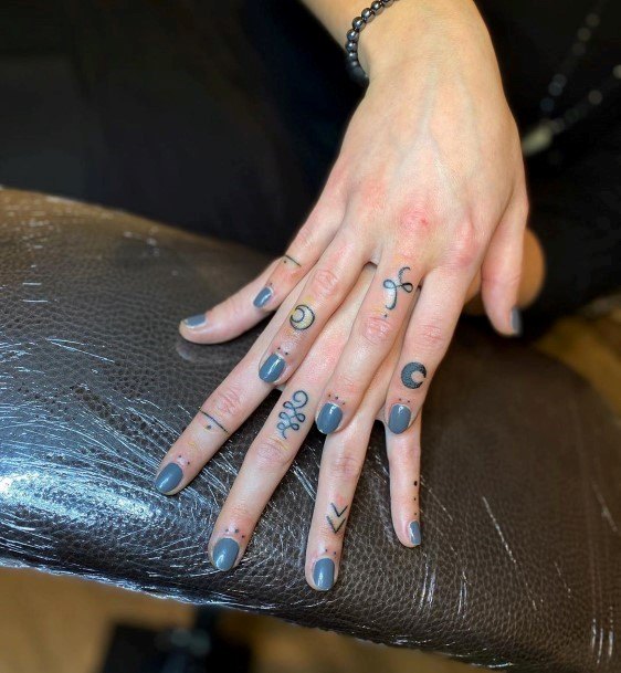 Womens Fingers Curved Kolam Tattoo